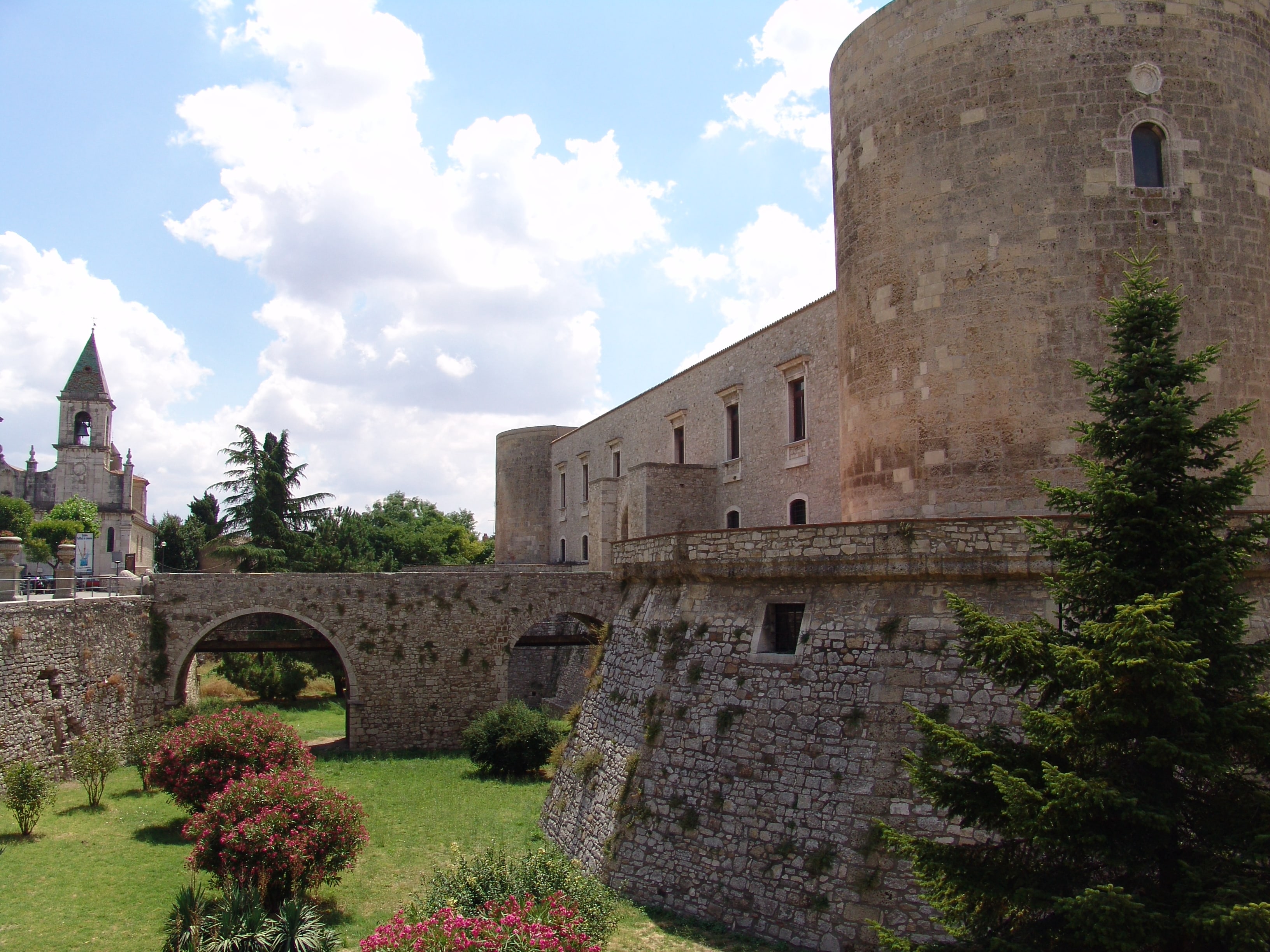 Venosa: storia del borgo del poeta Orazio